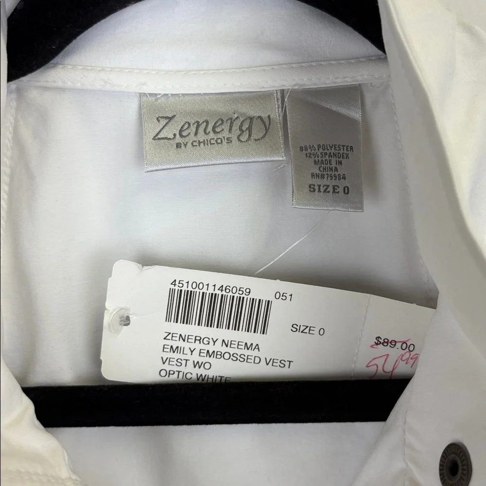 Chico's Zenergy Emily Embossed Optic White Vest/ Size small